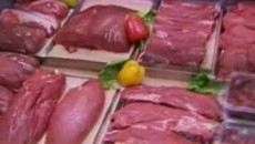 Μάθετε πως να διαλέγετε το σωστό κρέας από τον Χρήστο Νέζο στο Πρωινό μου. Κοκκινιστό: Μοσχάρι χωρίς κόκκαλο: Σπάλα Ελιά Χτένι Ποντίκι Μοσχάρι με κόκκαλο: Στήθος Χοιρινό: Μαρινάρουμε με : Κόκα κόλα και σόγια σος Λάδι και ακτινίδιο στο μπλέντερ(όχι πολύ ώρα γιατί θα...